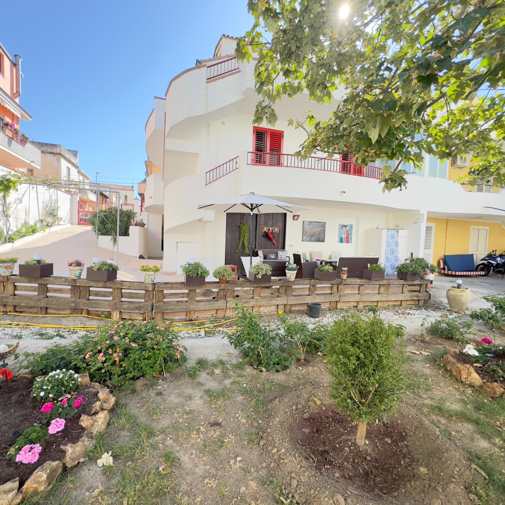 Apartamento La Casa Di Wioletta Barcellona Pozzo di Gotto Exterior foto